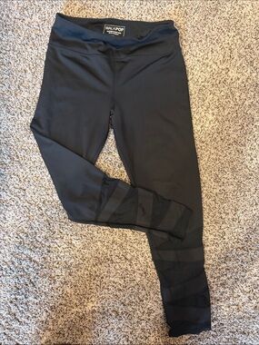 Women's Black Mesh-Panel Leggings